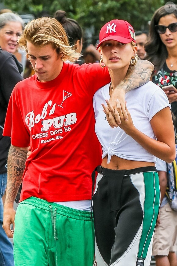 Justin Bieber et sa fiancée Hailey Baldwin se promène à New York le 3 août 2018.