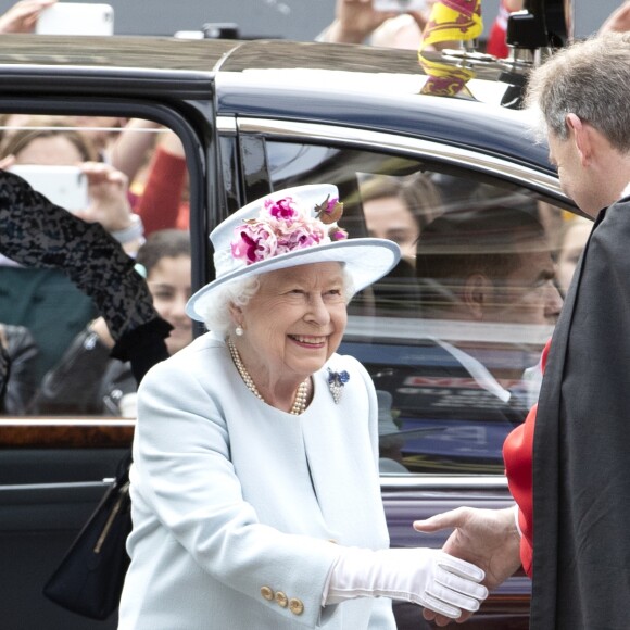 La reine Elisabeth II d'Angleterre vient assister au service religieux de la paroisse de Canongate à Edimbourg, le 30 juin 2019.