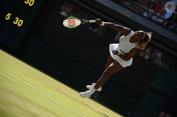 Meghan Markle, duchesse de Sussex, assiste au match "Serena Williams vs Kaja Juvan (2/6 - 6/2 - 6/4)" au Tournoi de Wimbledon 2019, le 4 juillet 2019.