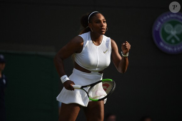 Meghan Markle, duchesse de Sussex, assiste au match "Serena Williams vs Kaja Juvan (2/6 - 6/2 - 6/4)" au Tournoi de Wimbledon 2019, le 4 juillet 2019.