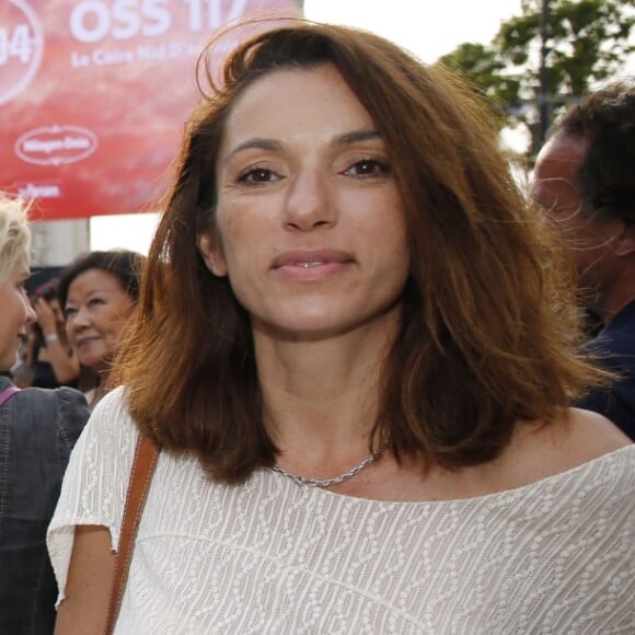 Jean Dujardin, Aure Atika à la projection du film "OSS 177: Le Caire Nid d'Espions" lors de l'évènement "Un Dimanche Au Cinema" sur l'Avenue des Champs-Elysées à Paris, France, le 7 juillet 2019. 1750 personnes ont été sélectionnées pour assister gratuitement, à la projection du film sur l'Avenue des Champs-Elysées. Le CNC, le centre national du cinéma organise cette projection en plein air qui, pour la deuxième année consécutive, pour clore la Fête du Cinéma. © Stephen Caillet/Panoramic/Bestimage