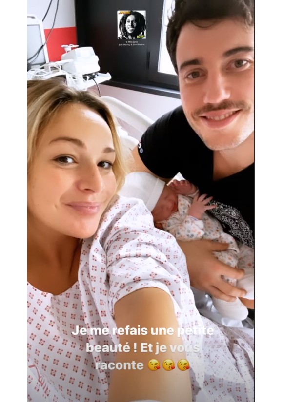 Cindy pose à l'hôpital avec son bébé. Instagram, octobre 2019.