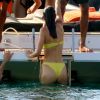 Kendall Jenner, Joan Smalls, Justine Skye et leurs amis s'éclatent en bateau au large de Mykonos, le 8 juillet 2019.