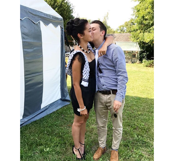 Briac de "Pékin Expess" et sa petite amie Sophie à un mariage, le 19 août 2017
