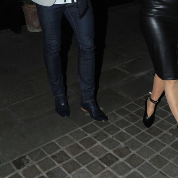 Exclusif - Le footballeur Olivier Giroud et sa femme Jennifer quittent le Chiltern Firehouse à Londres le 1er mai 2018.