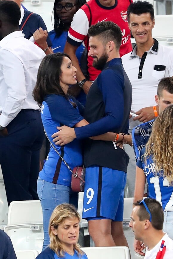 Olivier Giroud et sa femme Jennifer lors du match de l'Euro 2016 Allemagne-France au stade Vélodrome à Marseille, France, le 7 juillet 2016. © Cyril Moreau/Bestimage