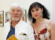 Hugues Aufray : Rare apparition avec sa jeune compagne pour une expo