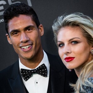 Raphaël Varane et sa femme Camille Tytgat - Les célébrités arrivent à la cérémonie des Trophées Fifa 2018 au Royal Festival Hall à Londres, Royaume Uni, le 25 septembre 2018. © Cyril Moreau/Bestimage