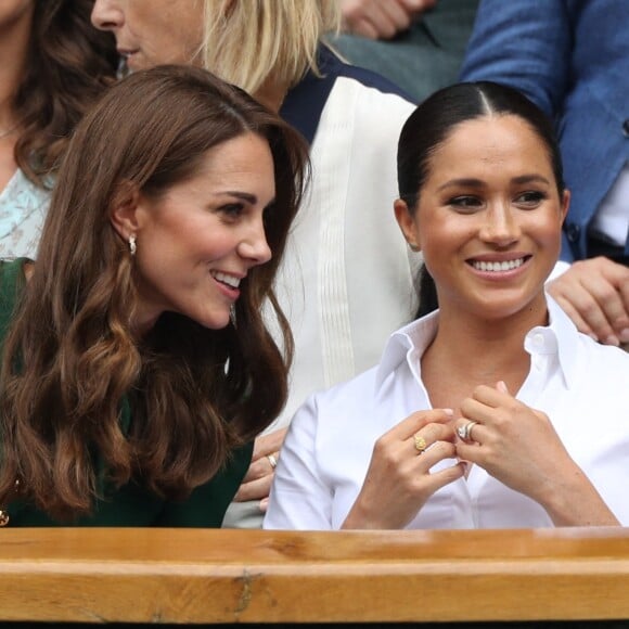 Kate Middleton, Meghan Markle et Pippa Middleton très complices lors du tournois de Wimbledon, le samedi 13 juillet 2019.