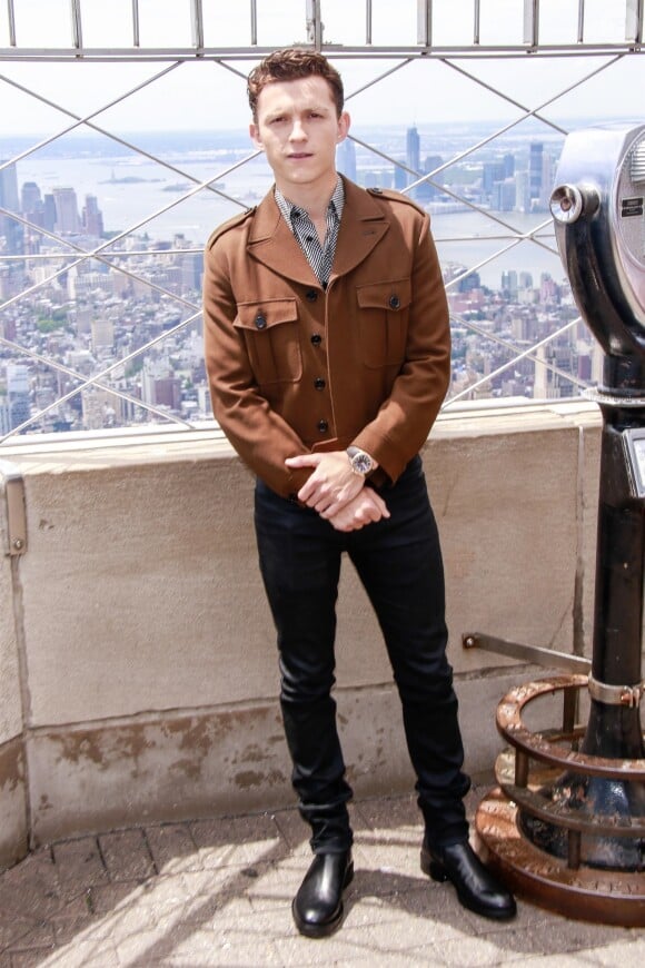 Tom Holland - Les acteurs du film "Spider-Man: Far From Home" lors de la cérémonie d'illumination de l'Empire State Building à New York, le 24 juin 2019.