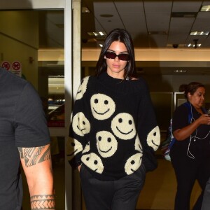 Exclusif - Kendall Jenner à son arrivée à l'aéroport de LAX à Los Angeles, le 17 juillet 2019.