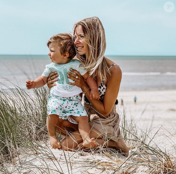 Cindy des "Ch'tis" avec son fils Gabin au Touquet, Instagram, le 18 juillet 2019