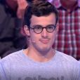 Jean-Luc Reichmann et Paul dans "Les 12 Coups de midi" le 10 mai 2019, sur TF1