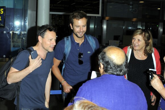 Exclusif - Marc-Olivier Fogiel et son Mari François Roelants - La bande à Ruquier à la gare de St-Pancras repart de Londres après avoir fêté les 90 ans de Claude Sarraute à Londres le 24 juin 2017.