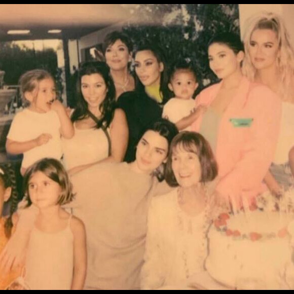 La famille Kardashian réunie pour l'anniversaire de Mary-Jo, la maman de Kris Jenner. Juillet 2019.