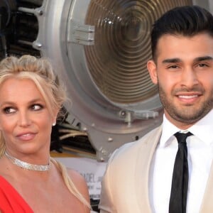 Britney Spears et son compagnon Sam Asghari à la première de "Once Upon a Time... in Hollywood" à Los Angeles, le 22 juillet 2019.