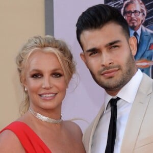 Britney Spears et son compagnon Sam Asghari à la première de "Once Upon a Time... in Hollywood" à Los Angeles, le 22 juillet 2019.