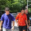 Exclusif - Nick et Joe Jonas arrivent à l'hôpital Mount Sinai à New York, le 22 juillet 2019.