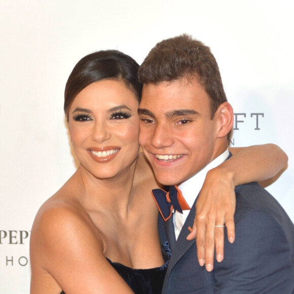 Eva Longoria et Adrian Martin au photocall de la 8ème édition du "Global Gift Gala" à Marbella, le 12 juillet 2019.