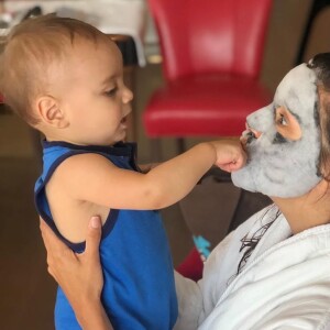 Eva Longoria et son fils Santiago sur Instagram.