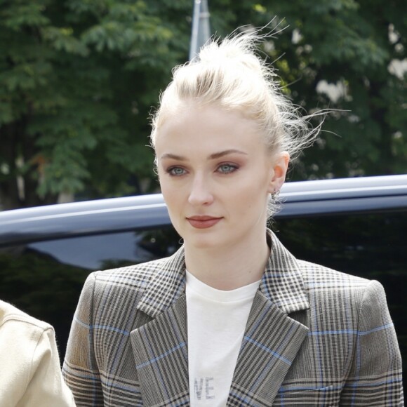 Joe Jonas et Sophie Turner arrivent au restaurant L'Avenue à Paris le 23 juin 2019