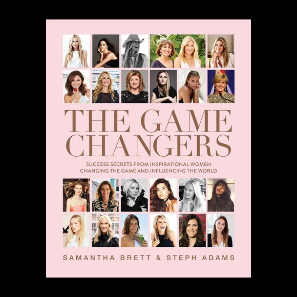 Meghan Markle avait contribué à l'ouvrage The Game Changers, publié en Australie en 2016 par Samantha Brett et Steph Adams et réédité en 2017 avec cette nouvelle couverture, consacré à des femmes d'influence dont l'engagement change le monde, en écrivant un essai. Elle figurait également parmi les personnalités présentées en couverture - ici 2e en haut en partant de la gauche.