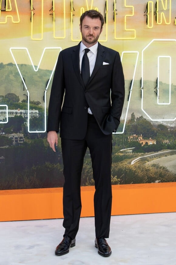 Costa Ronin - Avant-première du film "Once Upon a Time in Hollywood" au Odeon Leicester Square à Londres, le 30 juillet 2019.