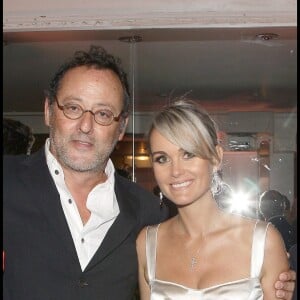 Jean Reno et Laticia Hallyday lors de la soirée des remises de la Légion d'honneur, en 2008, à Paris. 