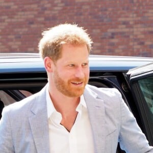 Le prince Harry, duc de Sussex se rend à l'hôpital pour enfants de Sheffield pour ouvrir officiellement la nouvelle aile le 25 juillet 2019.