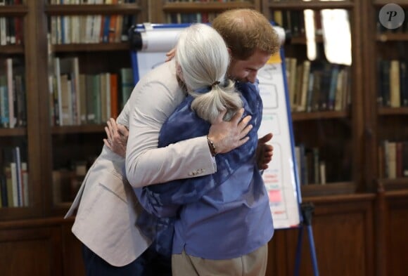 Le prince Harry, duc de Sussex, s'entretient avec le Dr Jane Goodal dans le cadre se son programme Roots & Shoots Global Leadership au chateau de Windsor dans le Berkshire, le 23 juillet 2019.