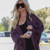 Exclusif - Khloe Kardashian est allée déjeuner au restaurant Plata Taqueria & Cantina à Agoura Hills, Los Angeles, le 13 juin 2019  For germany call for price Exclusive - Khloe Kardashian steps out in a purple Balenciaga duster and sneakers for lunch at Plata Taqueria & Cantina in Agoura Hills. 13th june 201913/06/2019 - Los Angeles