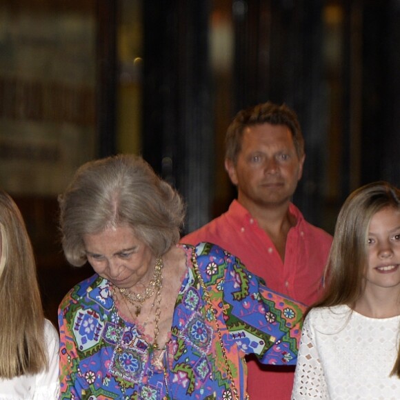 La reine Letizia d'Espagne, ses deux filles, les princesses Leonor et Sofia, et sa belle-mère la reine Sofia d'Espagne sont allées voir le spectacle "The Swan Lake Ballet" à l'Auditorium à Palma de Majorque. Le 2 août 2019.