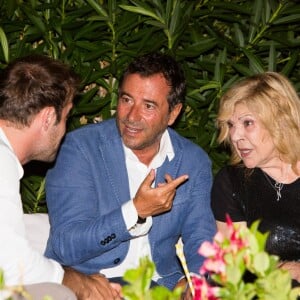 Bernard Montiel et Nicoletta assistent à la soirée des 50 ans de l'hôtel le Mas de Bellevue à Saint-Tropez, Côte d'Azur, France, le 8 août 2019. © Jack Tribeca/Bestimage