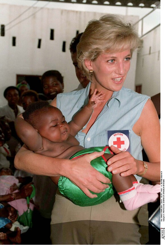 Lady Diana en Angola en 1997.