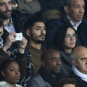 Agathe Auproux et Sneazzy - Célébrités dans les tribunes du parc des princes lors du match de football de ligue 1, Paris Saint-Germain (PSG) contre FC Nantes à Paris, France, le 18 novembre 2017. Le PSG a gagné 4-1. Celebs attending the French First League soccer match, PSG VS FC Nantes at Parc des Princes stadium in PAris, France, on November 18, 2017.18/11/2017 - Paris