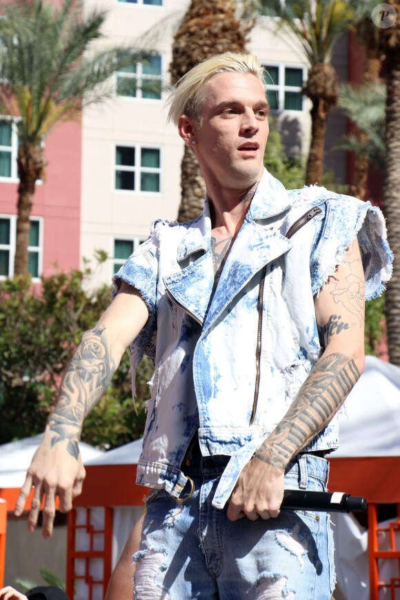 Aaron Carter chante à la fête Flamingo GO Pool à Las Vegas le 15 avril 2017. © CPA/Bestimage 15/04/2017 - Las Vegas