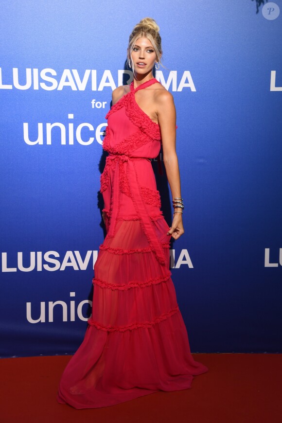 Devon Windsor assiste au gala d'été Unicef x Luisaviaroma à Porto Cervo en Italie, le 9 août 2019.
