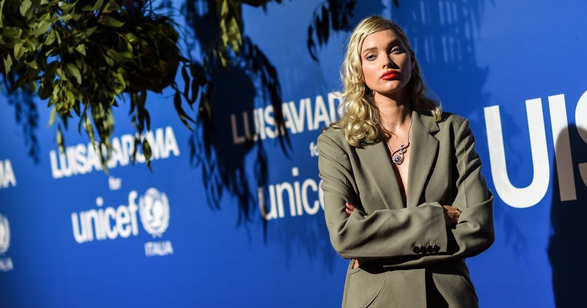 Elsa Hosk assiste au gala d'été Unicef x Luisaviaroma à Porto Cervo en