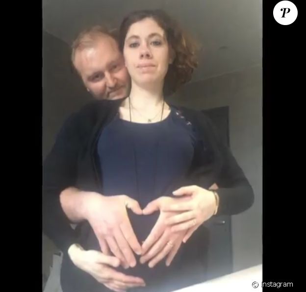Julien L Amour Est Dans Le Pre Bientot Papa Jolie Photo Avec Sa Compagne Purepeople