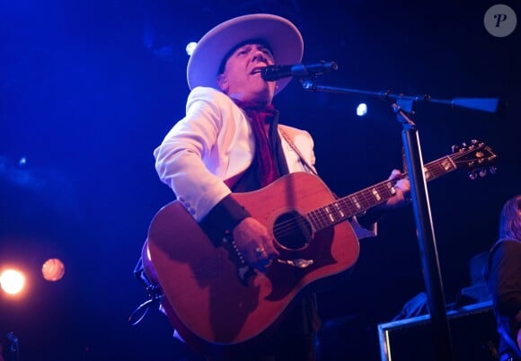 Kiefer Sutherland et son groupe en concert à Londres le 21 juin 2018