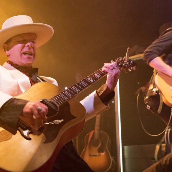 Kiefer Sutherland et son groupe en concert à Londres le 21 juin 2018