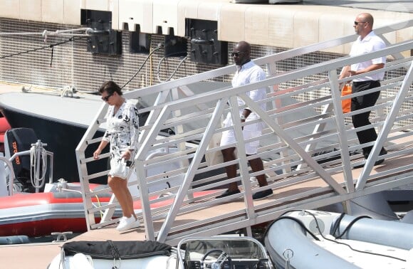 Kris Jenner et son compagnon Corey Gamble en vacances à Monaco, le 16 août 2019.