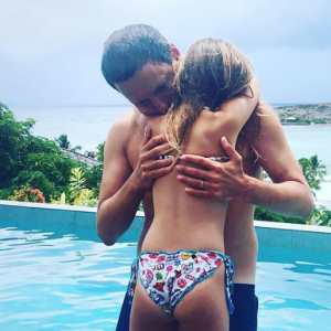 Marc-Olivier Fogiel et sa fille Lily à Saint-Barth, le 30 juillet 2019.