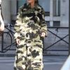 Céline Dion dans les rues de Paris, en plein shooting pour CR, le 30 juin 2019.