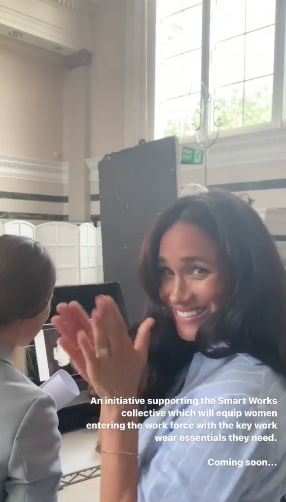 Meghan Markle joue les stylistes pour l'association Smart Works. Les coulisses de sa collection capsule de bienfaisance dévoilés sur Instagram, le 22 août 2019.