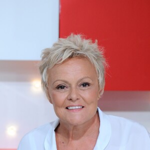 Exclusif - Muriel Robin - Enregistrement de l'émission "Vivement Dimanche" au studio Gabriel à Paris, France, le 21 août 2019 .