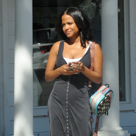 Exclusif - Christina Milian, enceinte, à la sortie du salon de coiffure "Drybar" à Los Angeles, le 22 août 2019.