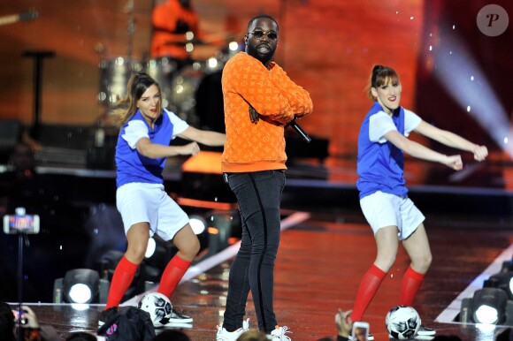 Vegedream (Sachtela Evrard Djedje) lors de l'enregistrement de l'émission "La Chanson de l'Année 2019" aux Arènes de Nîmes, le 16 mai 2019. L'émission sera diffusée sur TF1 le samedi 15 juin. TF1 propose aux téléspectateurs une soirée exceptionnelle avec "La Chanson de l'Année" présentée par N.Aliagas et produite par DMLS TV. Les téléspectateurs pourront élire en direct "La Chanson de l'Année" parmi les 20 titres en compétition. Les votes débuteront dès 21 h et le prix sera annoncé en fin d'émission. Un prix d'honneur sera également remis au cours de la soirée à un artiste emblématique de la chanson française. " La Chanson de l'Année" sera diffusée depuis un lieu mythique, les Arènes de Nîmes. Un grand show musical en présence de tous les artistes qui ont marqué l'année. Ces stars de la chanson française et internationales interpréteront leurs titres et formeront des duos totalement inédits. © Guillaume Gaffiot/Bestimage
