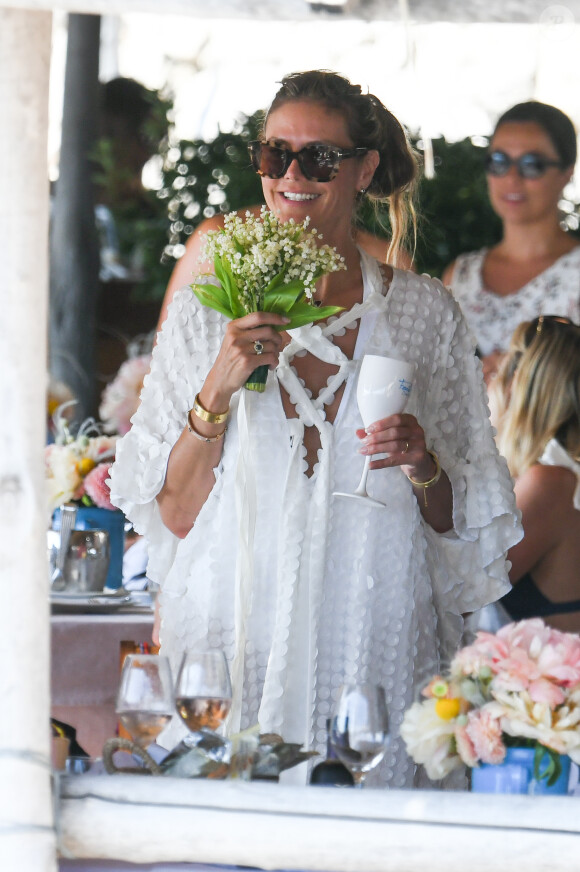 Heidi Klum et son mari T. Kaulitz déjeunent avec leurs invités au restaurant La Fontelina, le lendemain de leur mariage à Capri. Le 4 Aout 2019.