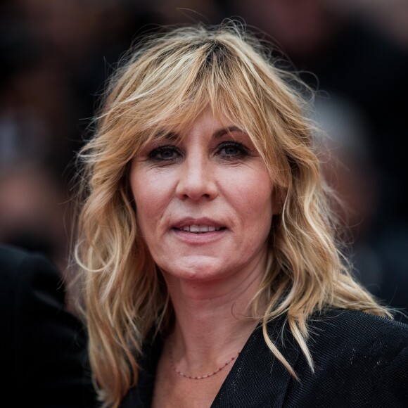 Mathilde Seigner - Montée des marches du film "Les plus belles années d'une vie" lors du 72ème Festival International du Film de Cannes. Le 18 mai 2019 © Jacovides-Moreau